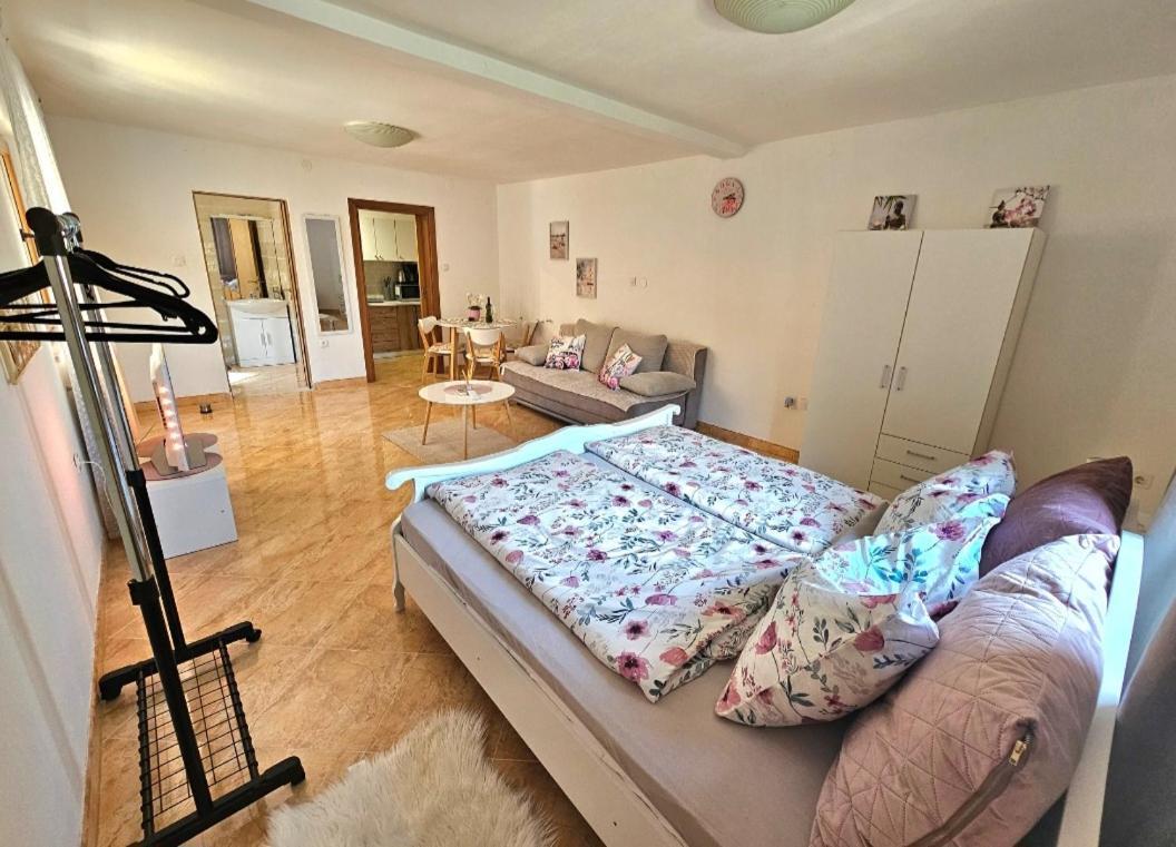 Apartment Miska & Studio Roki Dracevac Экстерьер фото